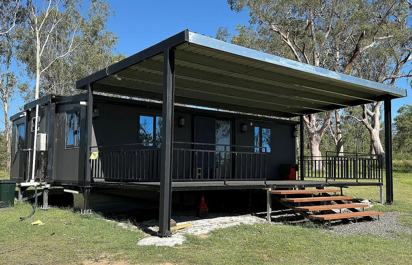 Luksusowy, dostosowany do indywidualnych potrzeb kontener o długości 30 stóp, o wysokości 40 stóp, z metalową zewnętrzną płytą klinową Luksusowy, dostosowany do indywidualnych potrzeb kontener o długości 30 stóp, o wysokości 40 stóp, z metalową zewnętrzną płytą klinową