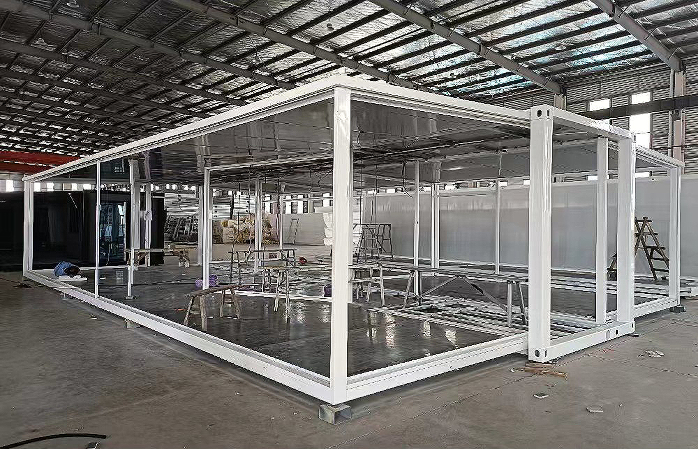 Luksusowy, dostosowany do indywidualnych potrzeb kontener o długości 30 stóp, o wysokości 40 stóp, z metalową zewnętrzną płytą klinową Luksusowy, dostosowany do indywidualnych potrzeb kontener o długości 30 stóp, o wysokości 40 stóp, z metalową zewnętrzną płytą klinową