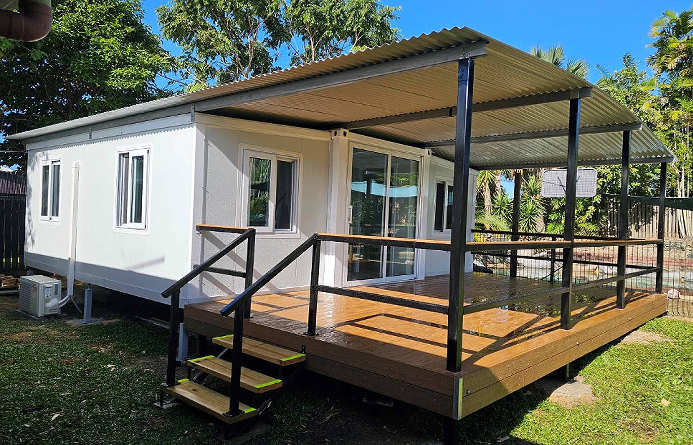 Luksusowy, dostosowany do indywidualnych potrzeb kontener o długości 30 stóp, o wysokości 40 stóp, z metalową zewnętrzną płytą klinową Luksusowy, dostosowany do indywidualnych potrzeb kontener o długości 30 stóp, o wysokości 40 stóp, z metalową zewnętrzną płytą klinową